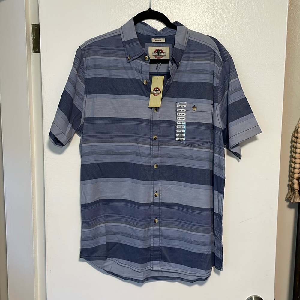 NWT Field & Forest Button Down Shirt. Large